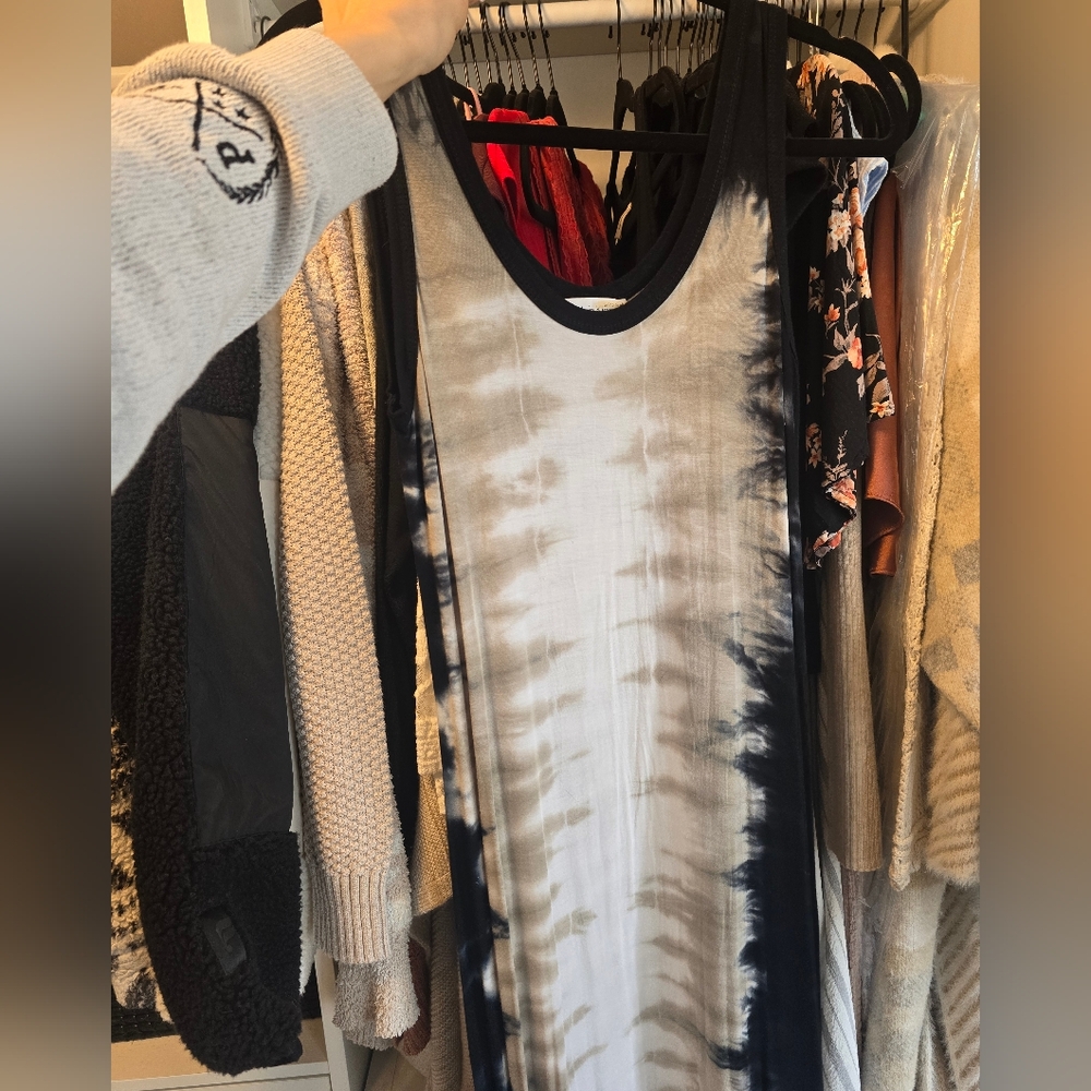 Black and White Tie-Dye Tank Top